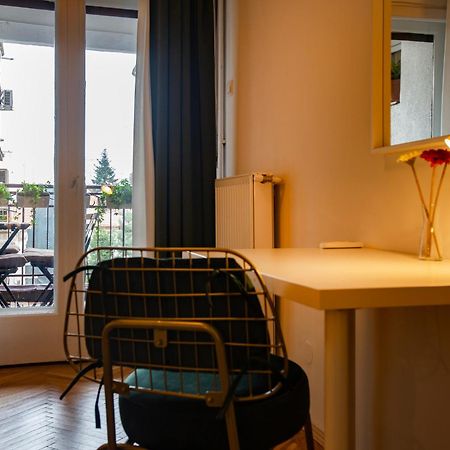Ultracentral Hong Kong 3 Bdrm Apartment Бухарест Экстерьер фото