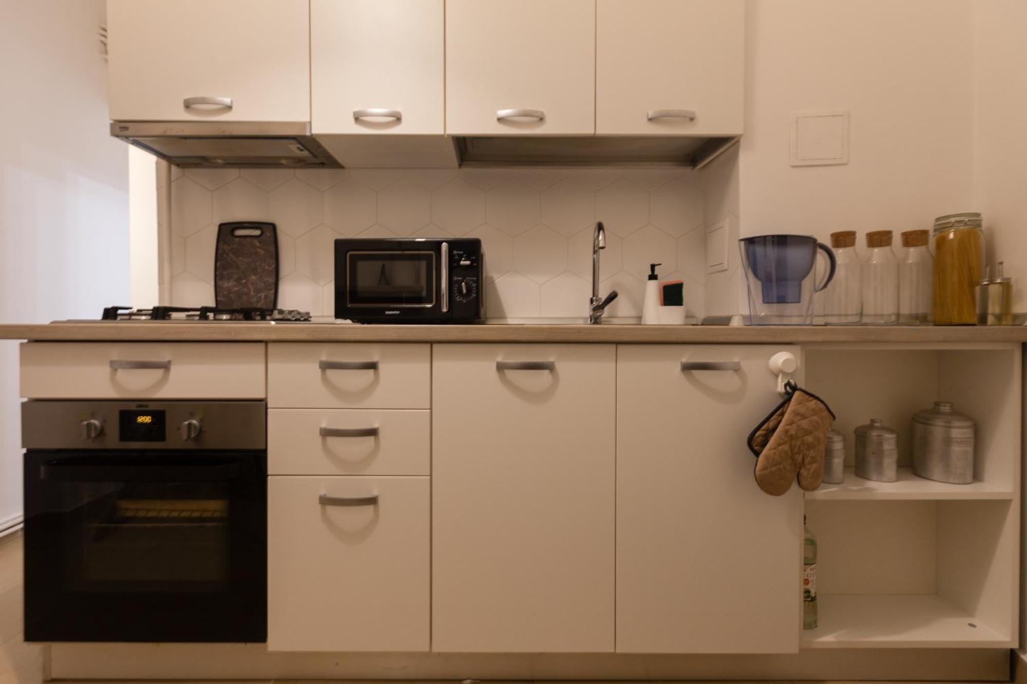 Ultracentral Hong Kong 3 Bdrm Apartment Бухарест Экстерьер фото