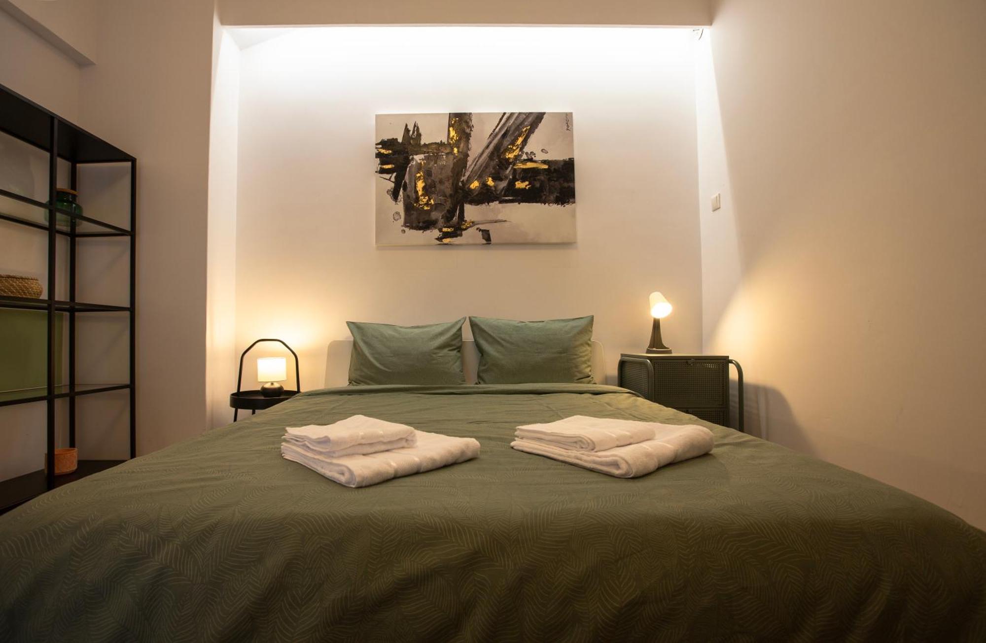Ultracentral Hong Kong 3 Bdrm Apartment Бухарест Экстерьер фото
