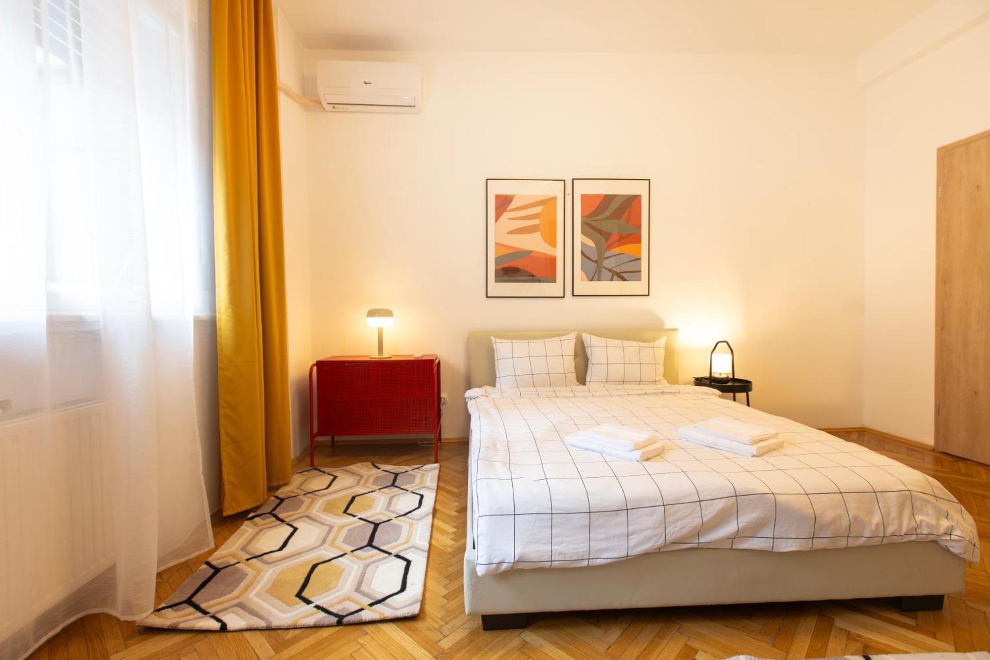 Ultracentral Hong Kong 3 Bdrm Apartment Бухарест Экстерьер фото