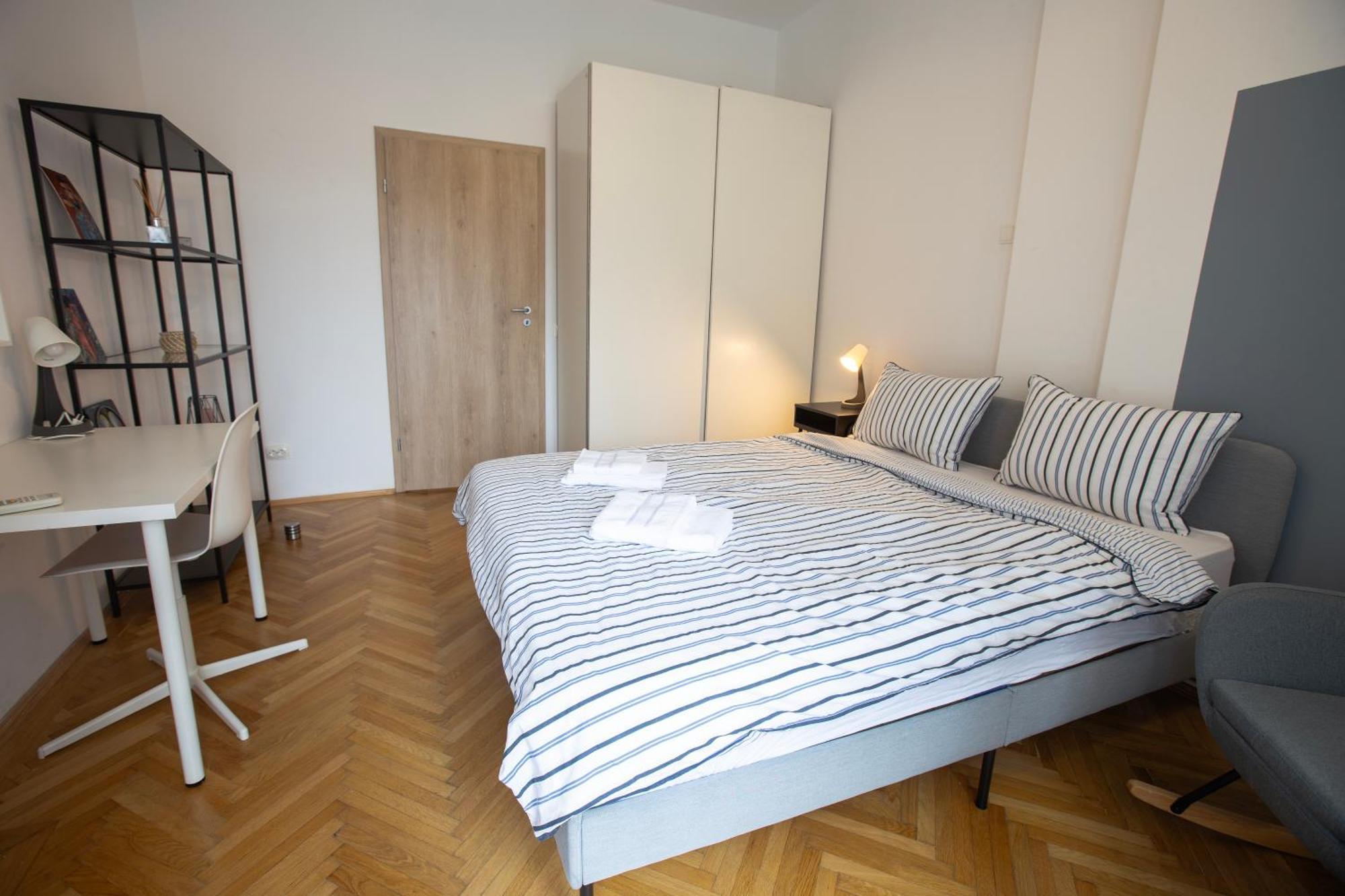 Ultracentral Hong Kong 3 Bdrm Apartment Бухарест Экстерьер фото