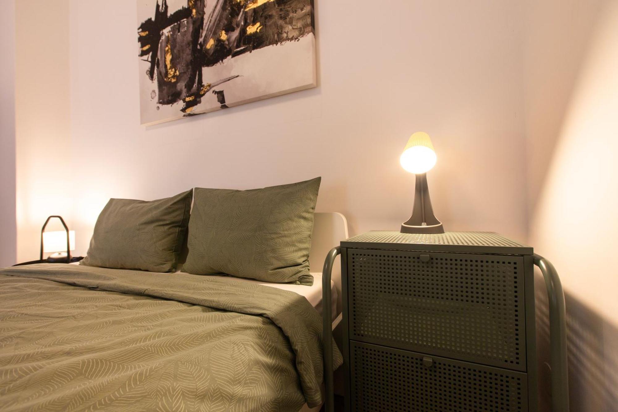 Ultracentral Hong Kong 3 Bdrm Apartment Бухарест Экстерьер фото