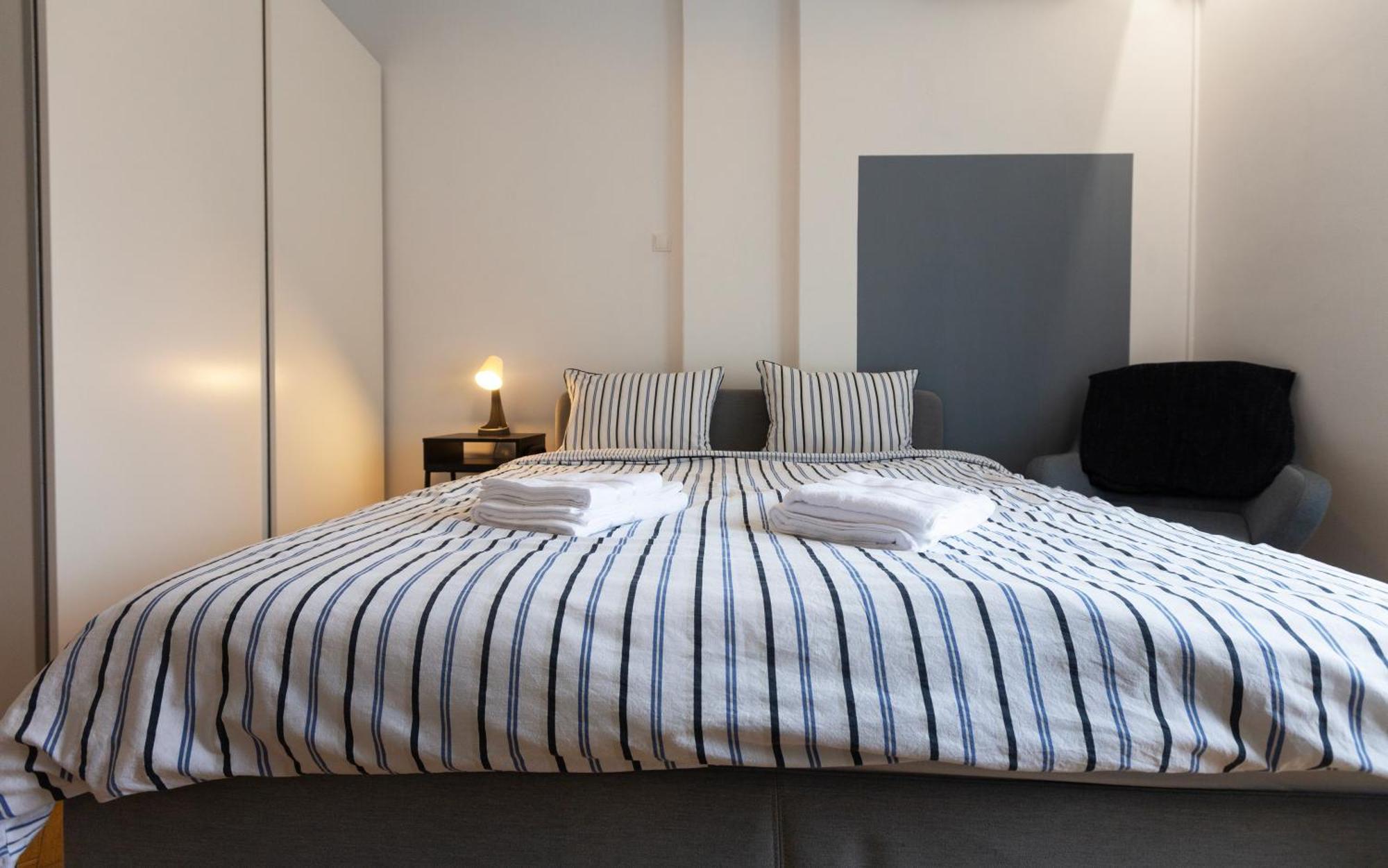 Ultracentral Hong Kong 3 Bdrm Apartment Бухарест Экстерьер фото